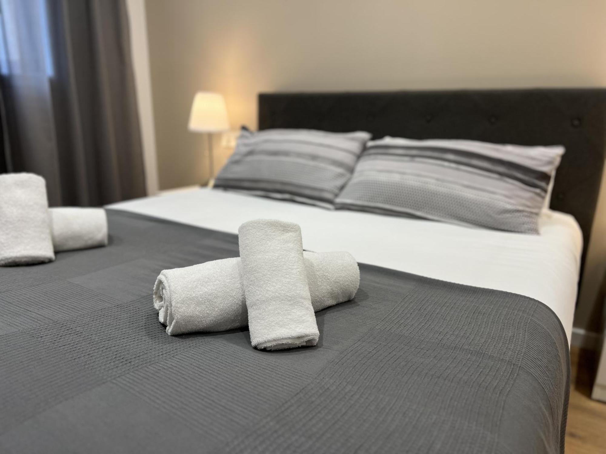 Apartamenticos Plaza Las Armas III Zaragoza Exteriér fotografie